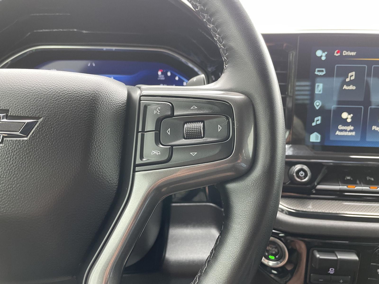 Vehicle photo 14