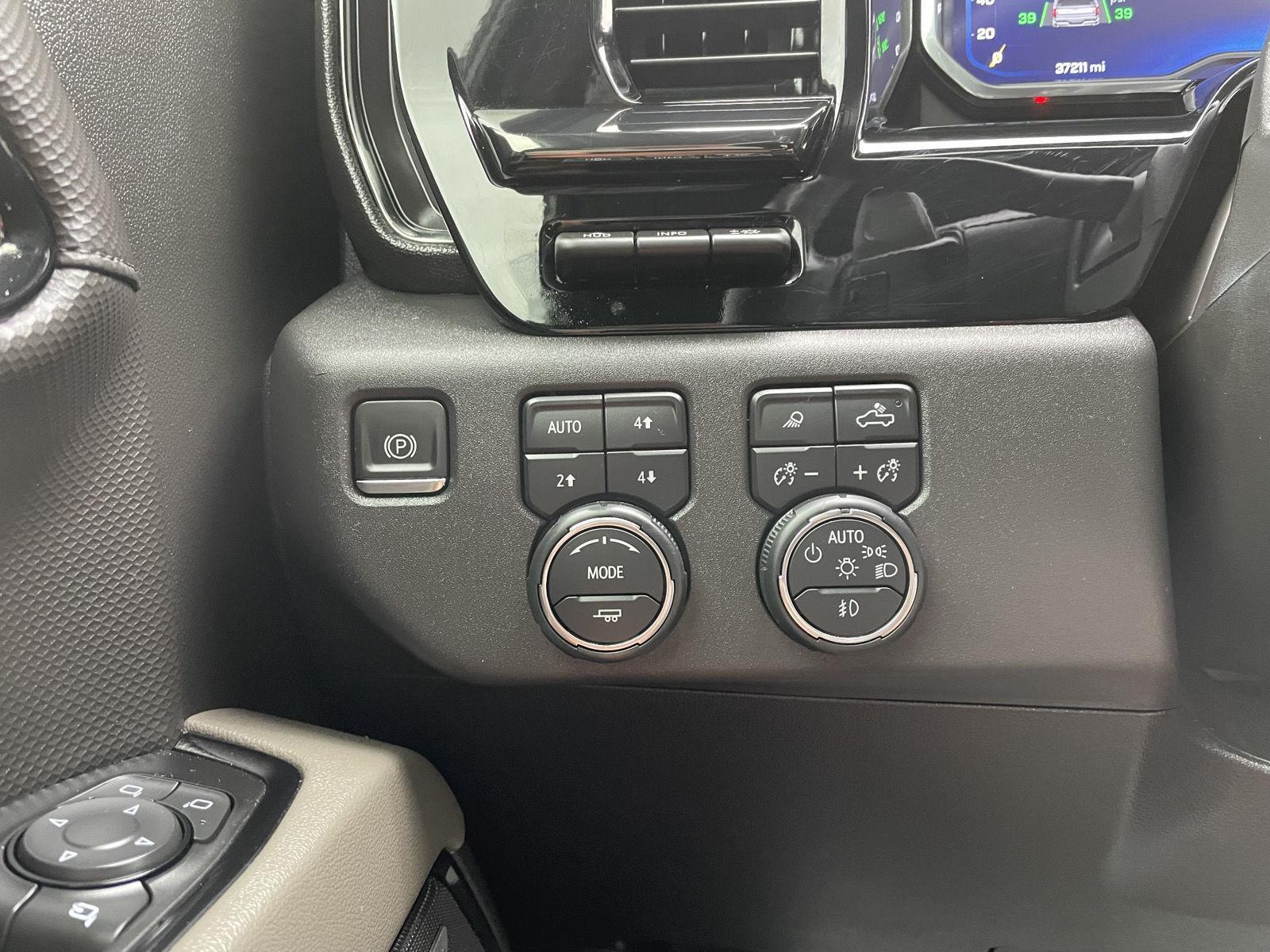 Vehicle photo 16