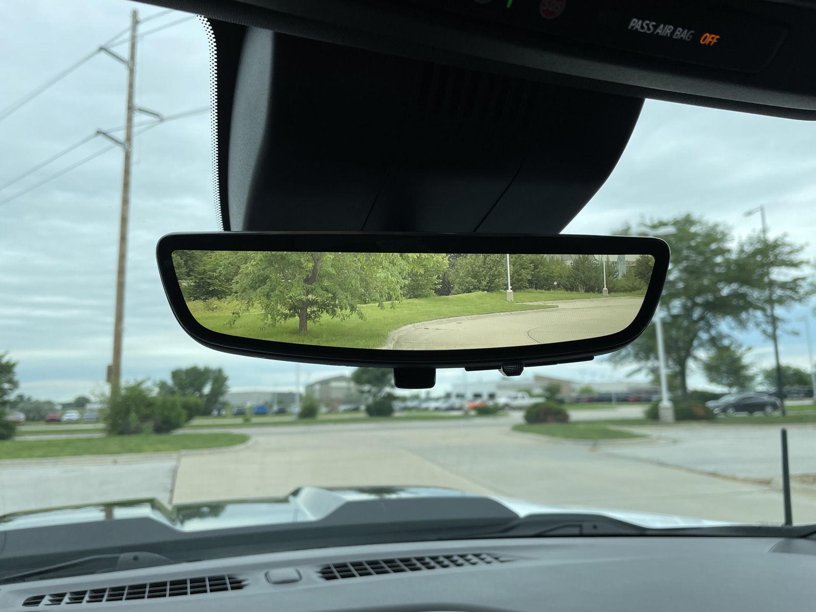 Vehicle photo 23