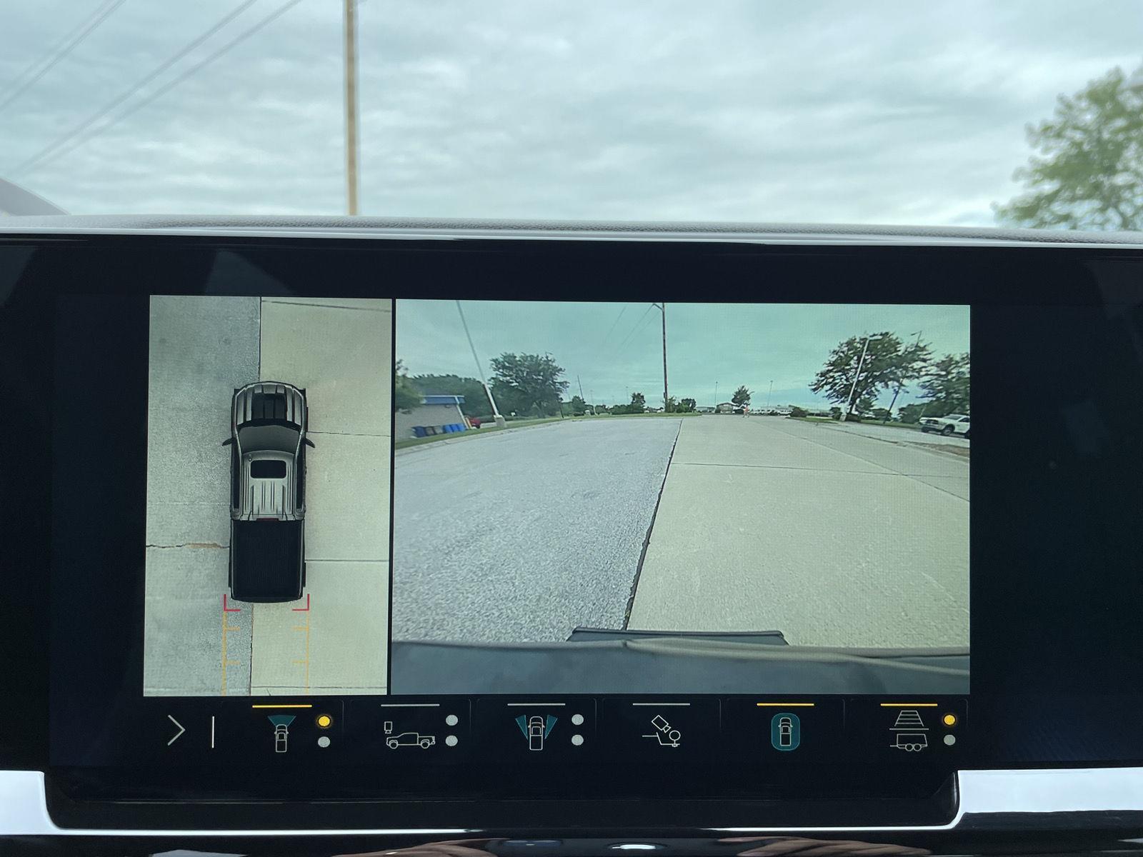 Vehicle photo 26