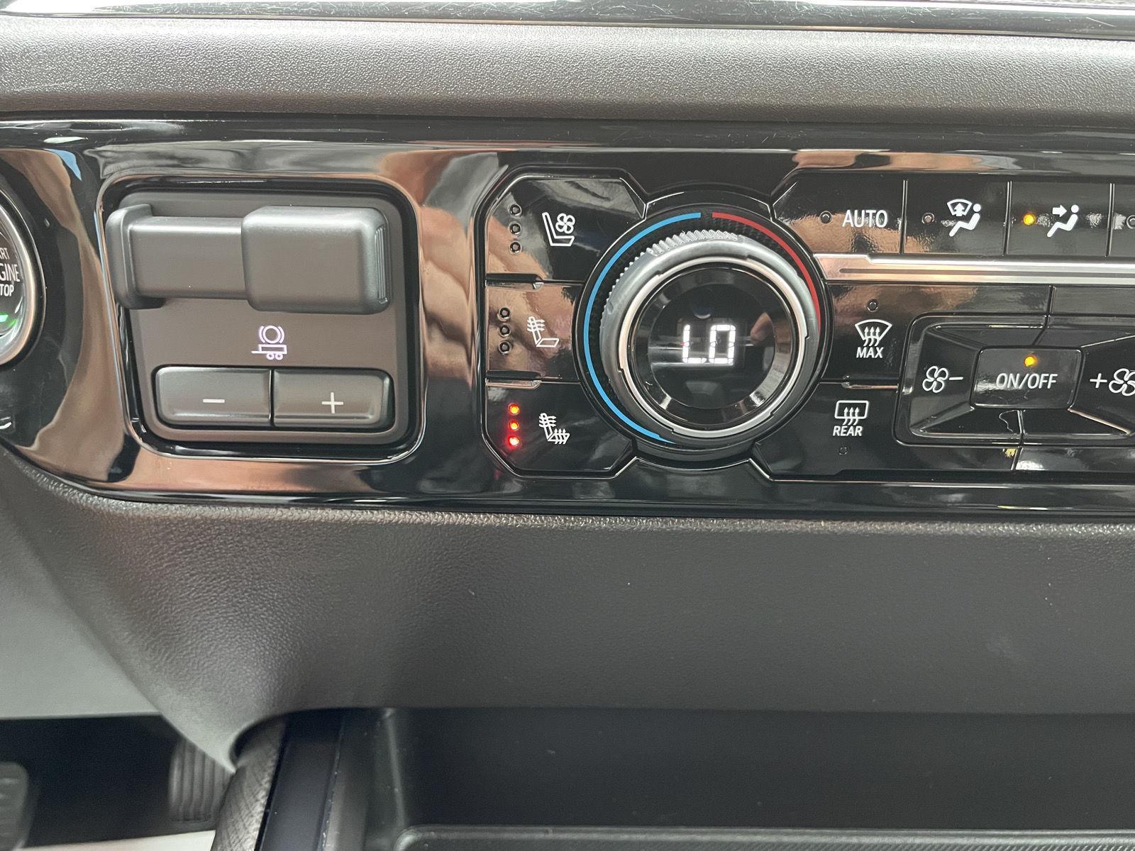 Vehicle photo 31
