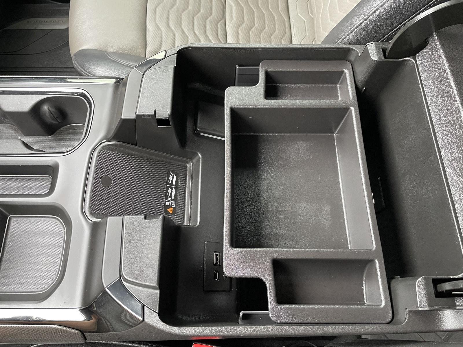 Vehicle photo 36