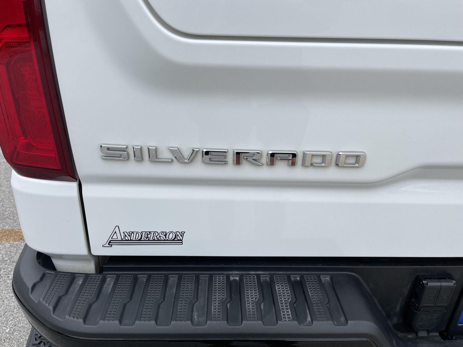 Vehicle photo 42
