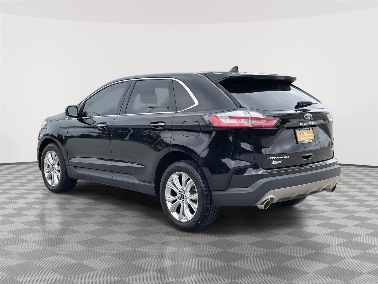 Vehicle photo 9