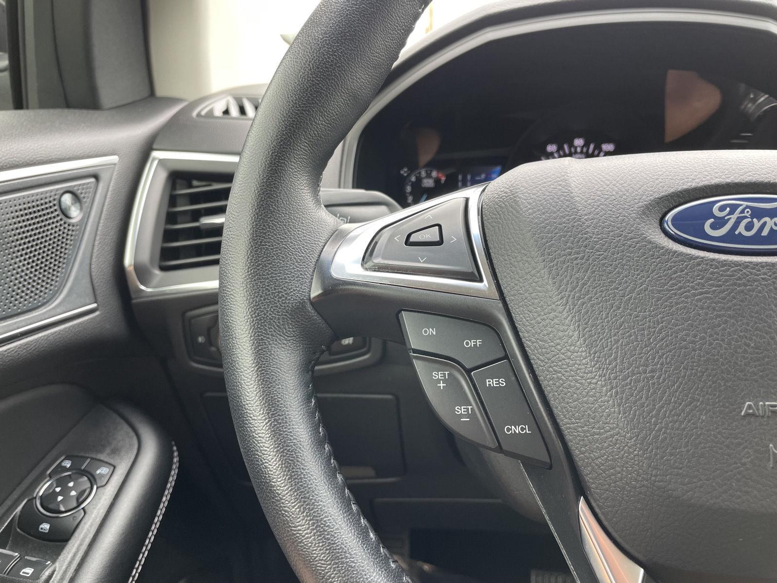 Vehicle photo 13