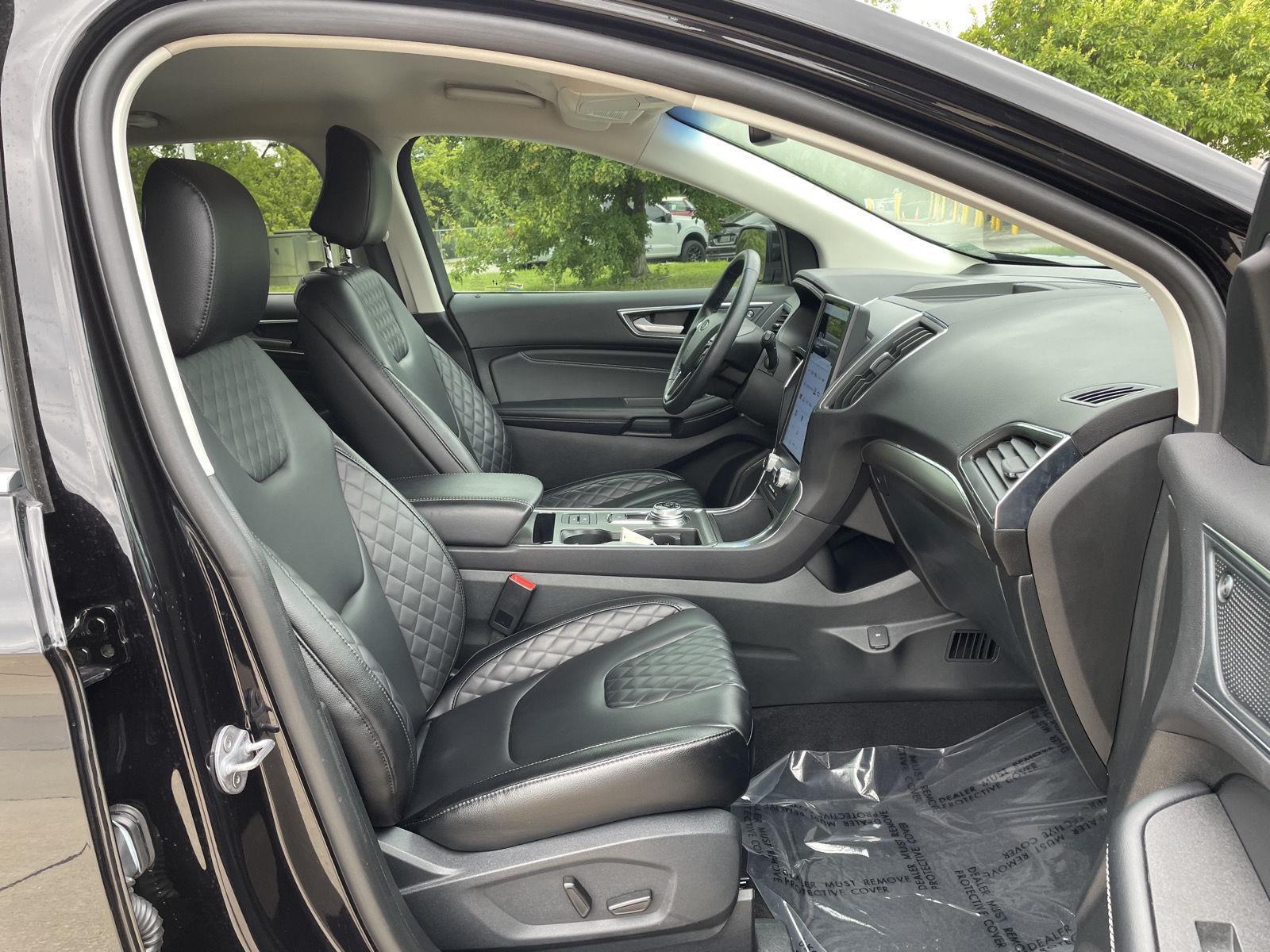 Vehicle photo 19