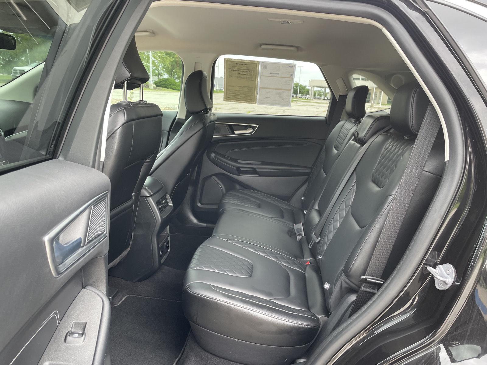 Vehicle photo 20