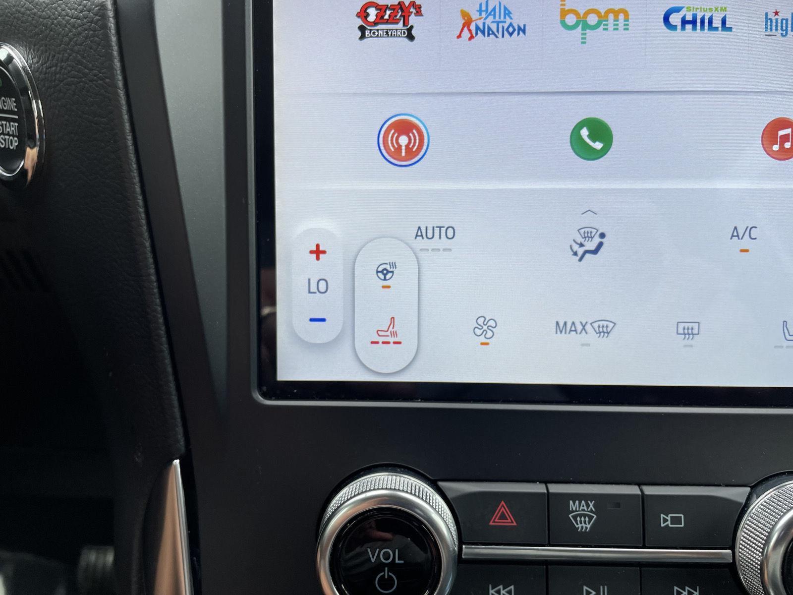 Vehicle photo 26