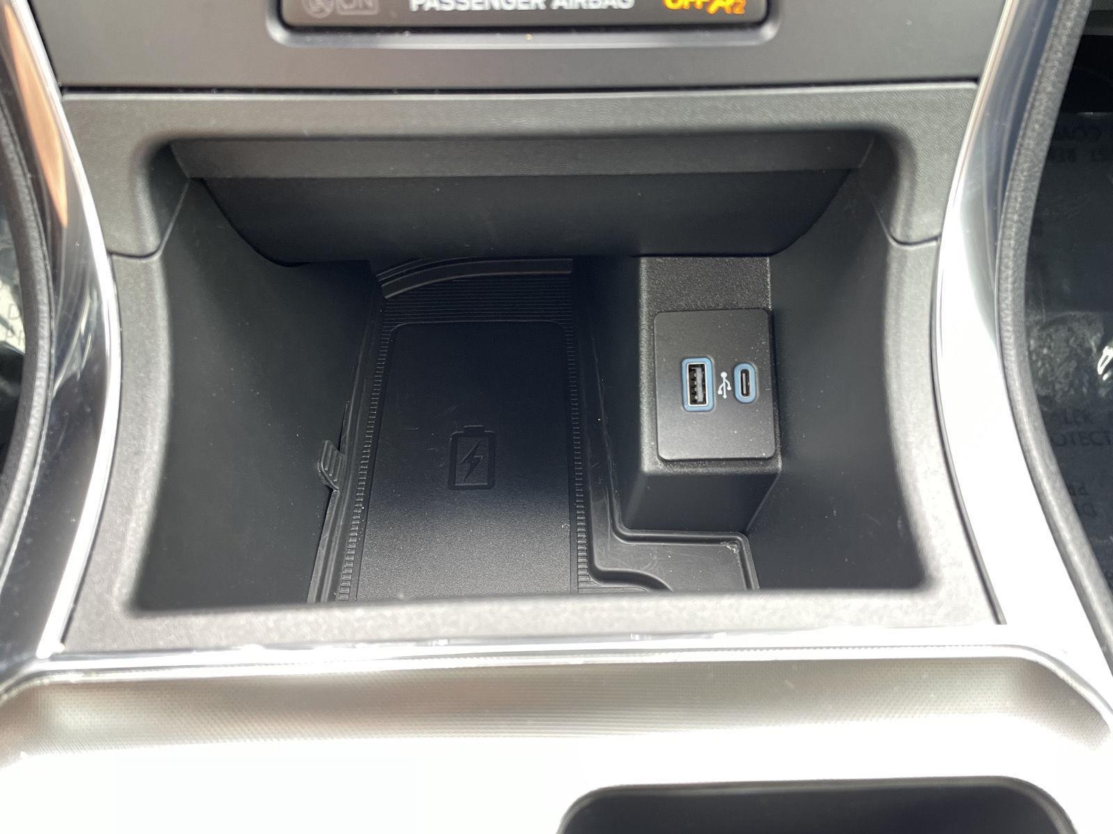 Vehicle photo 27
