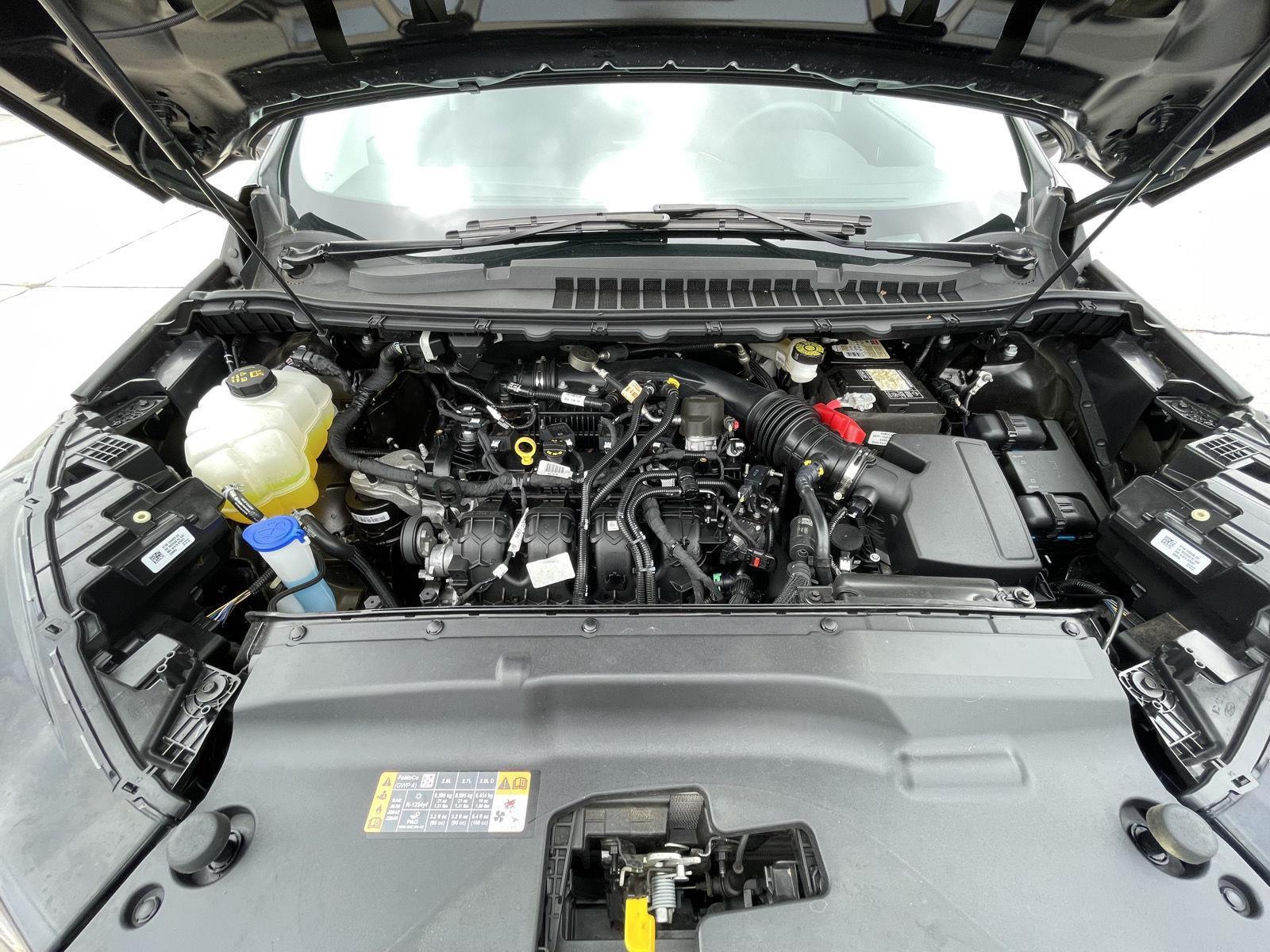 Vehicle photo 33