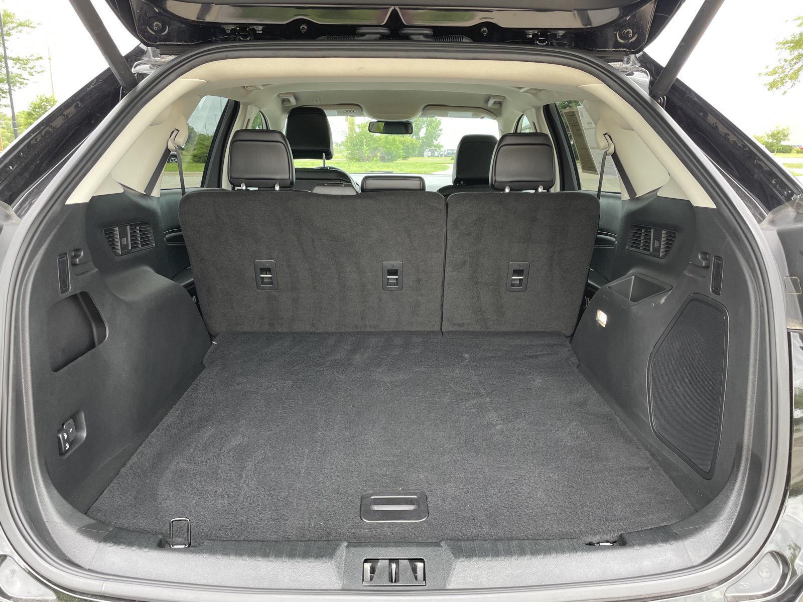 Vehicle photo 34