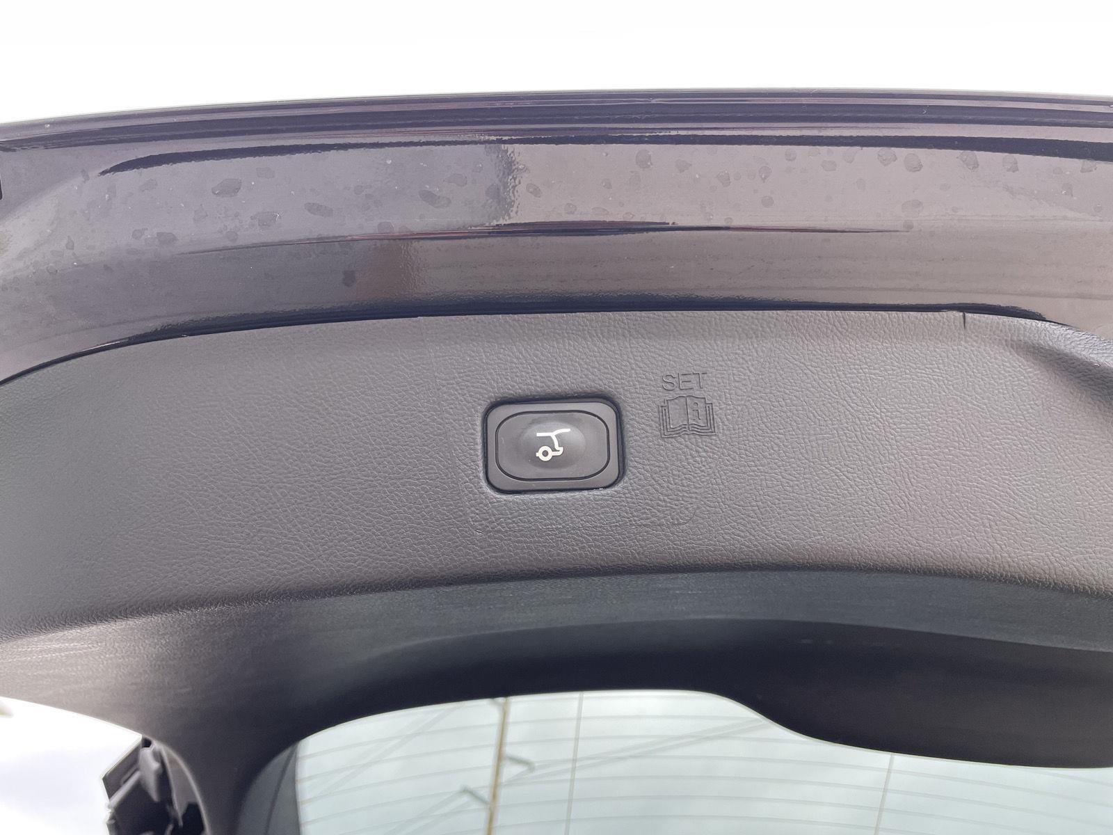 Vehicle photo 35