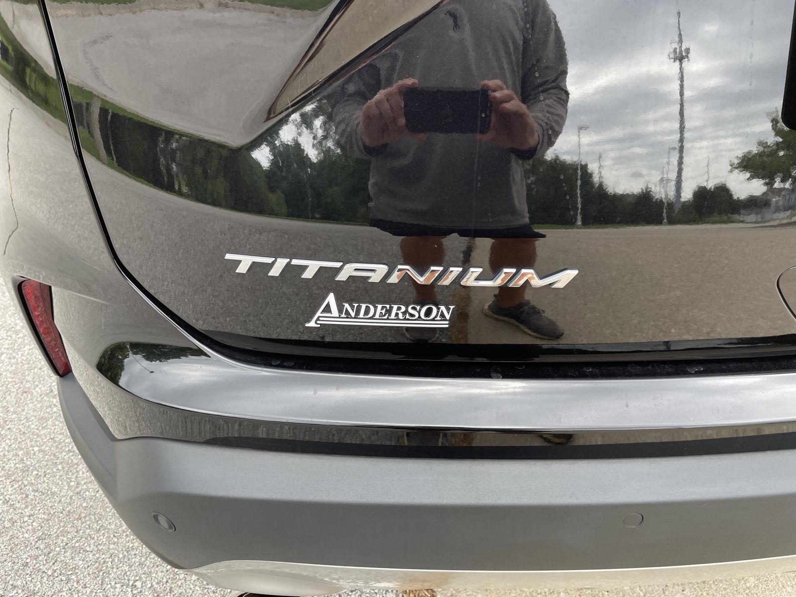Vehicle photo 37