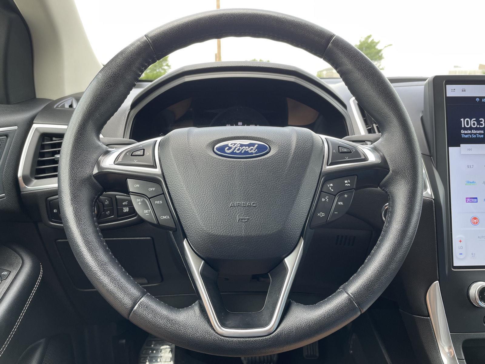 2024 Ford Edge Titanium - Photo 12
