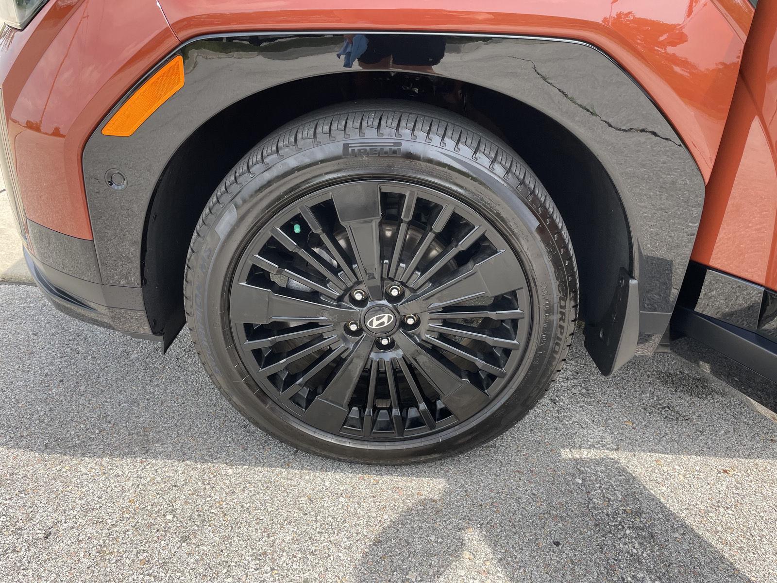 Vehicle photo 10