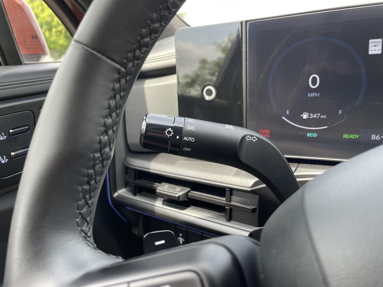 Vehicle photo 16