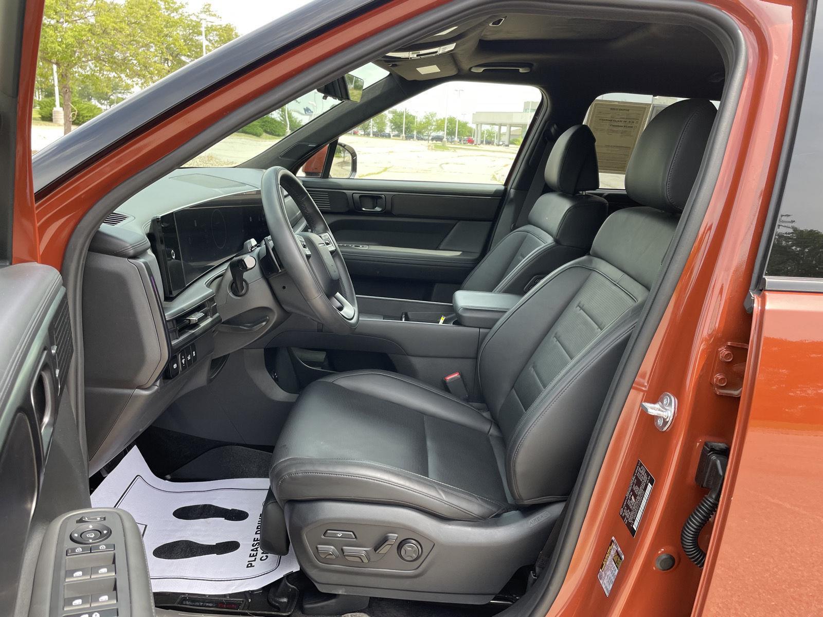 Vehicle photo 17