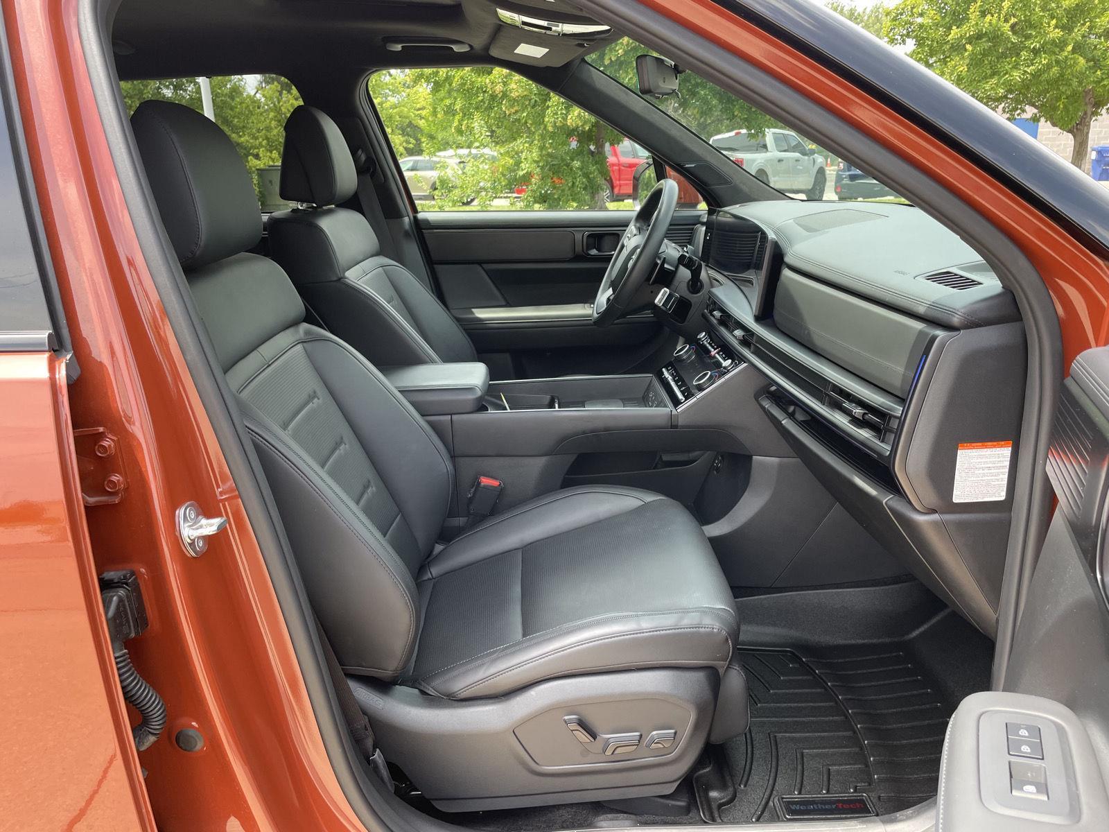 Vehicle photo 19
