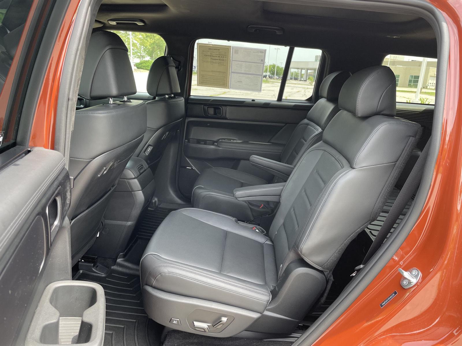 Vehicle photo 20