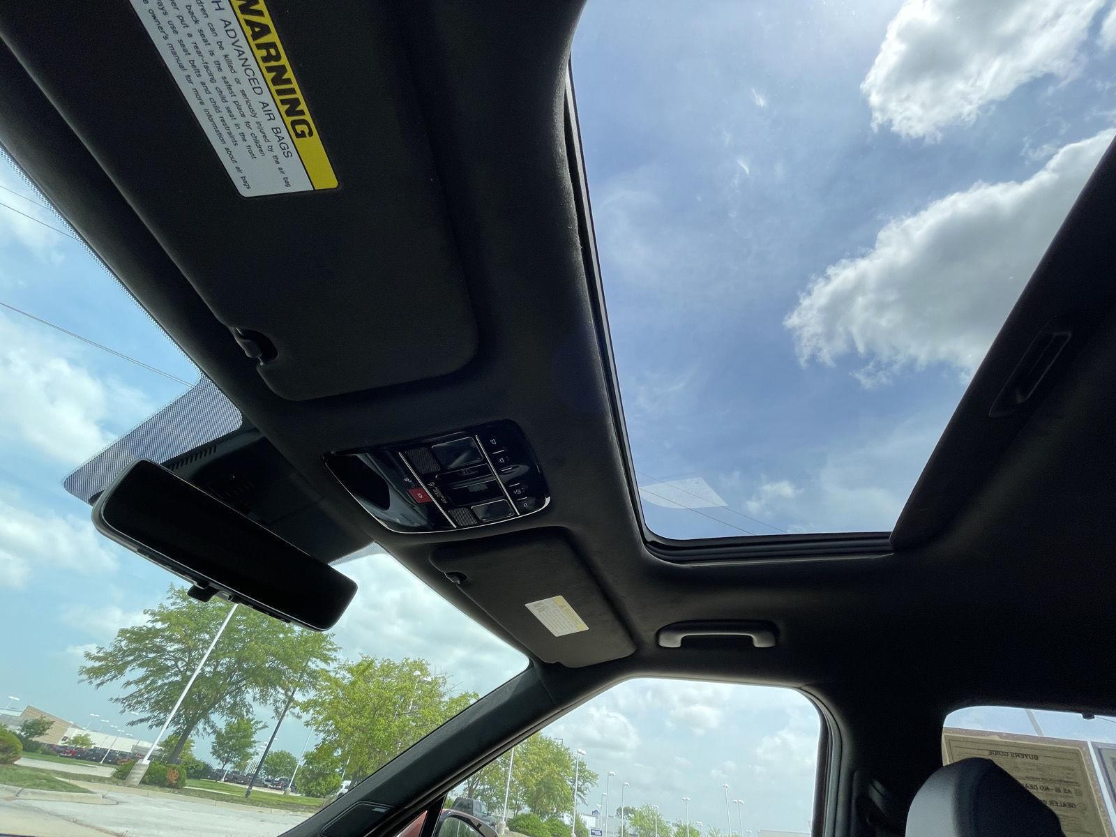 Vehicle photo 22