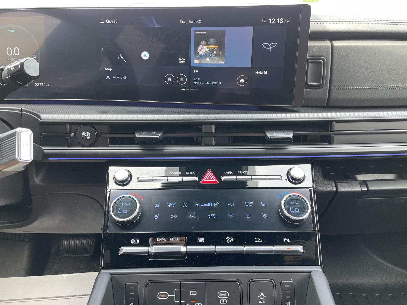 Vehicle photo 23