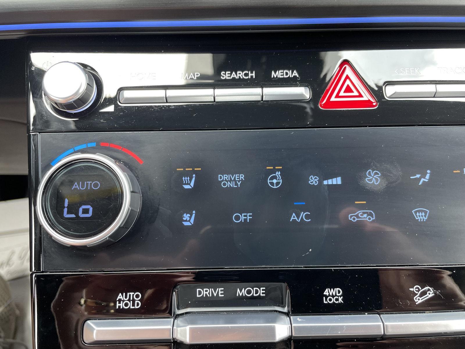 Vehicle photo 29