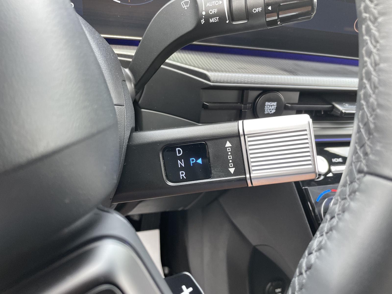 Vehicle photo 33