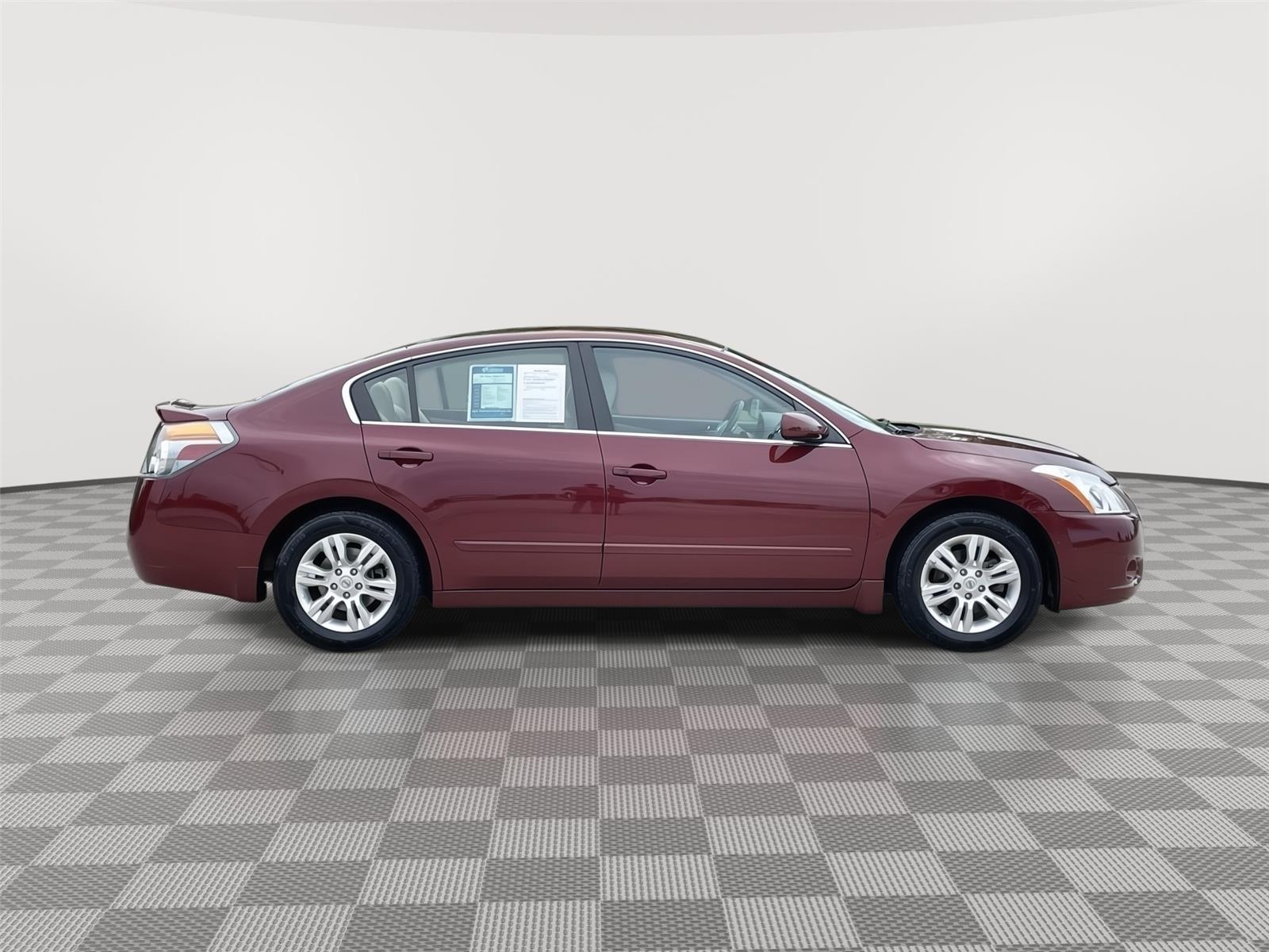 Vehicle photo 6