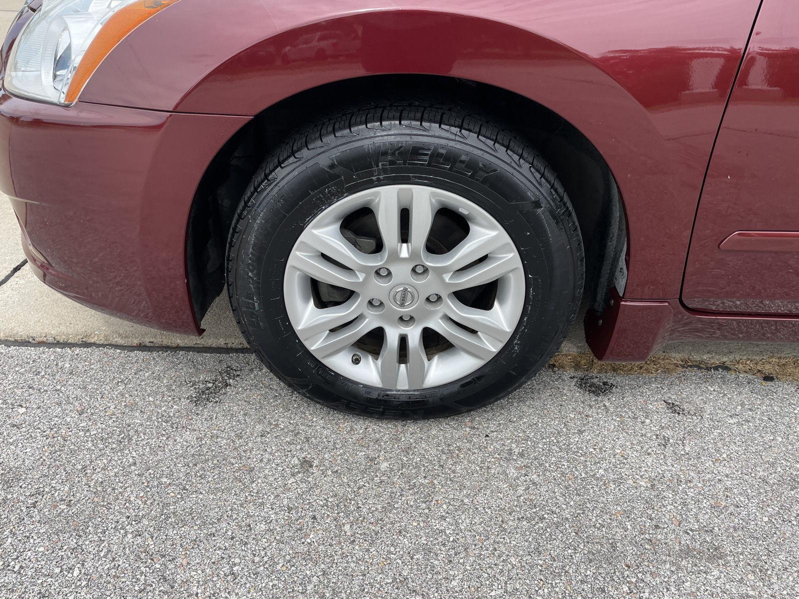 Vehicle photo 10