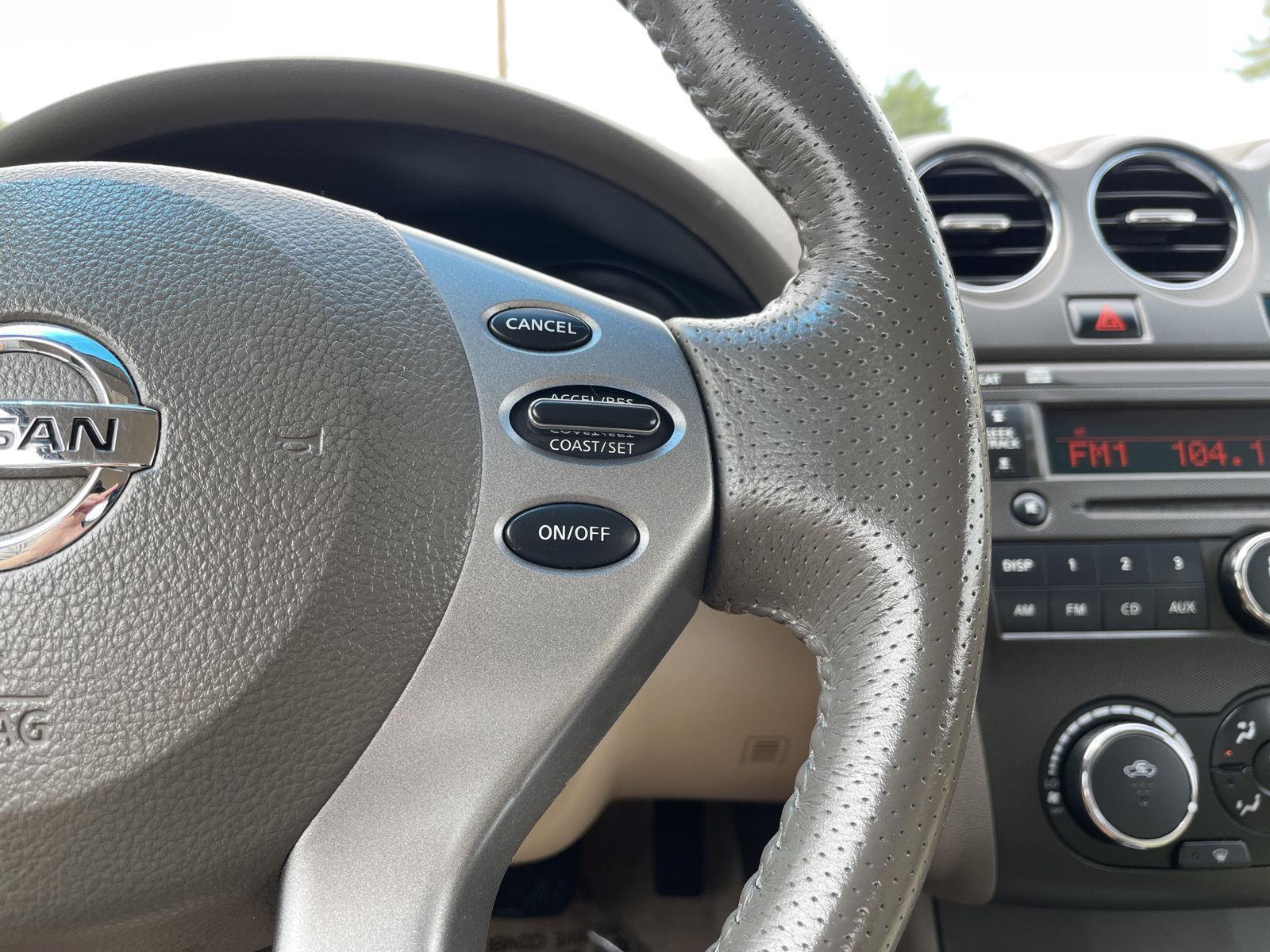 Vehicle photo 14