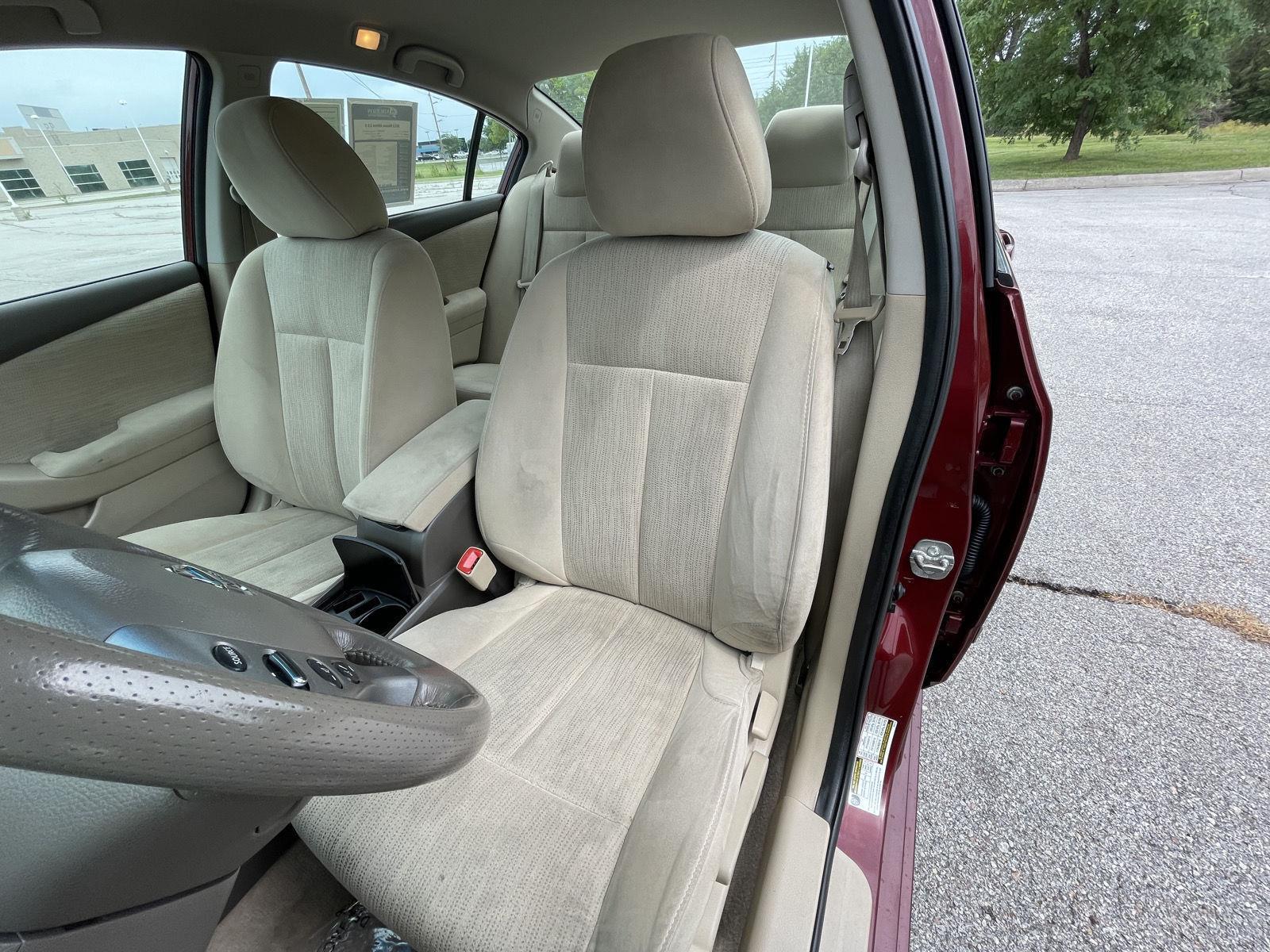 Vehicle photo 18