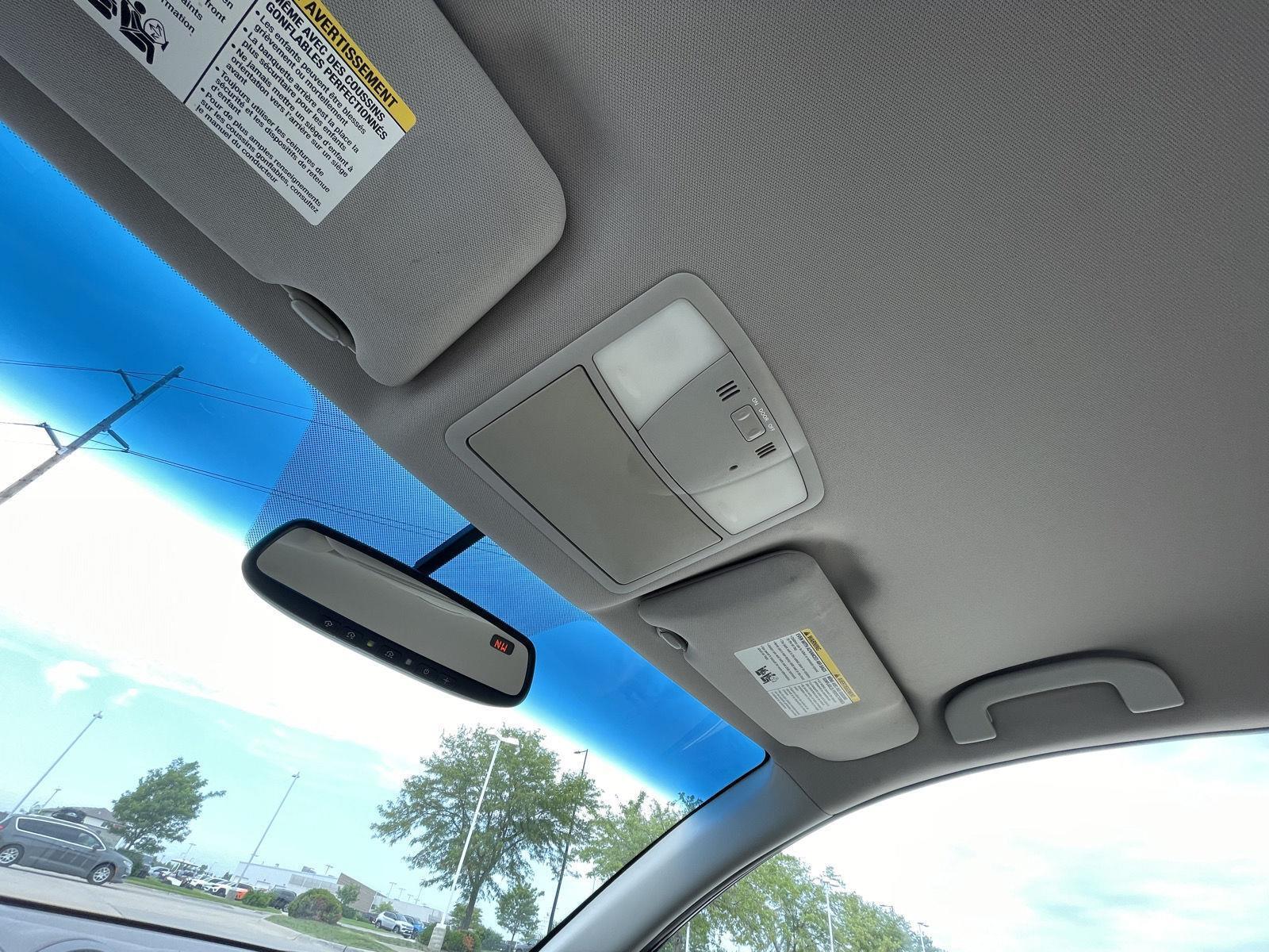 Vehicle photo 21