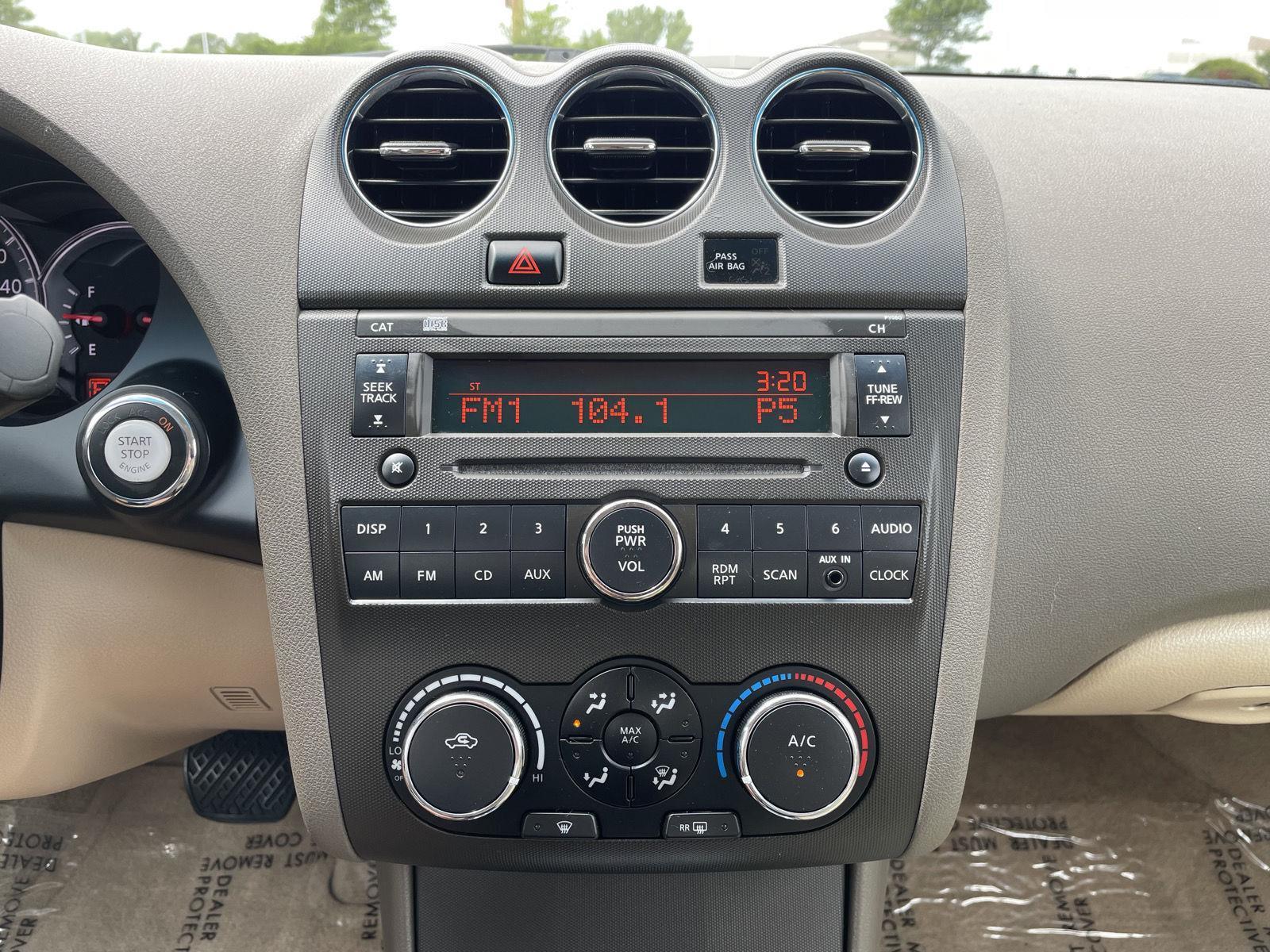 Vehicle photo 22