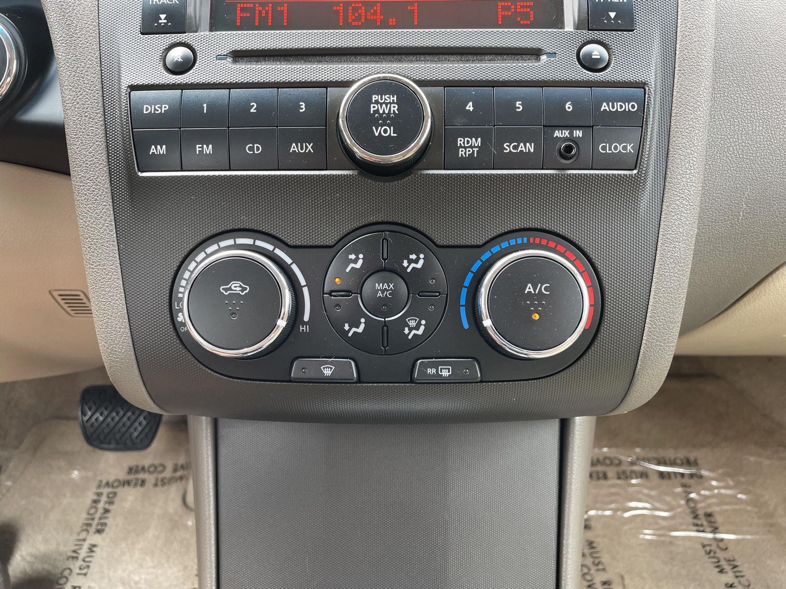 Vehicle photo 25