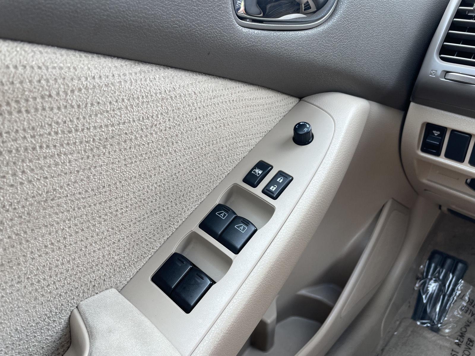 Vehicle photo 26