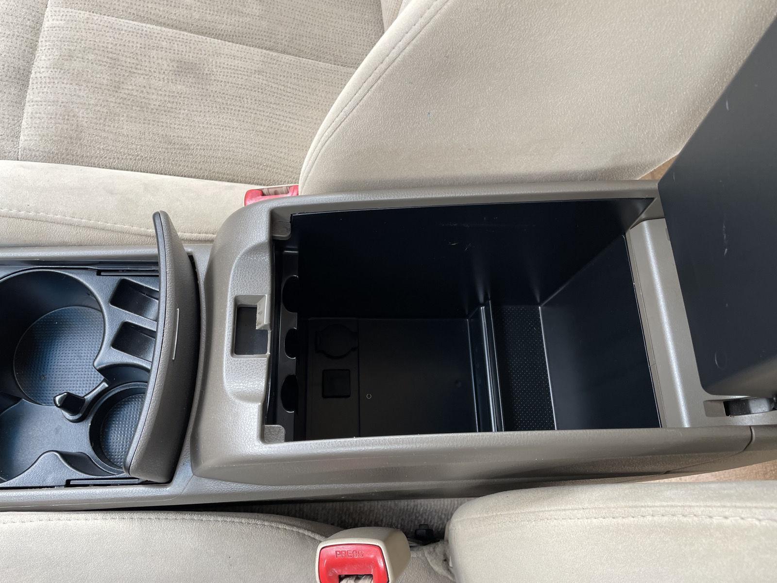 Vehicle photo 28