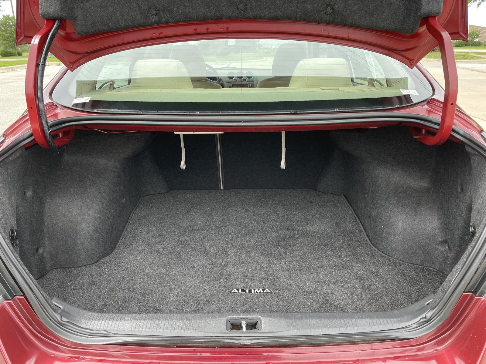 Vehicle photo 32