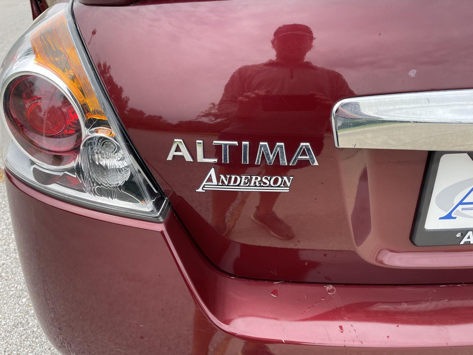 Vehicle photo 33