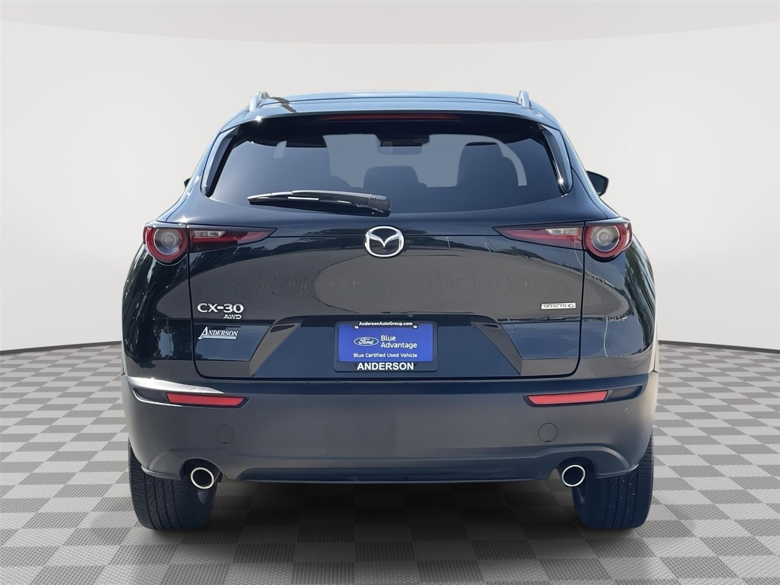 Vehicle photo 8