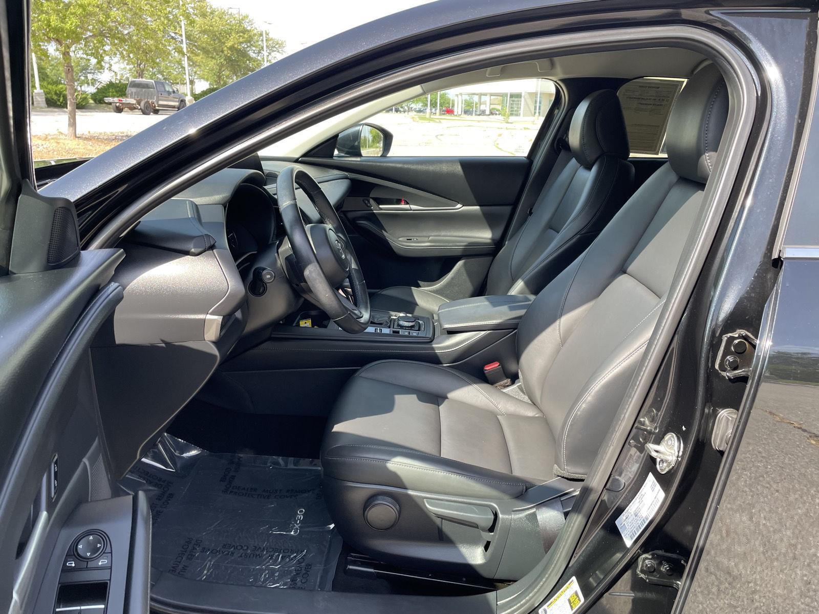 Vehicle photo 17