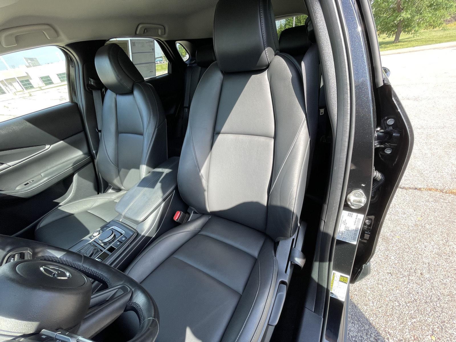 Vehicle photo 18