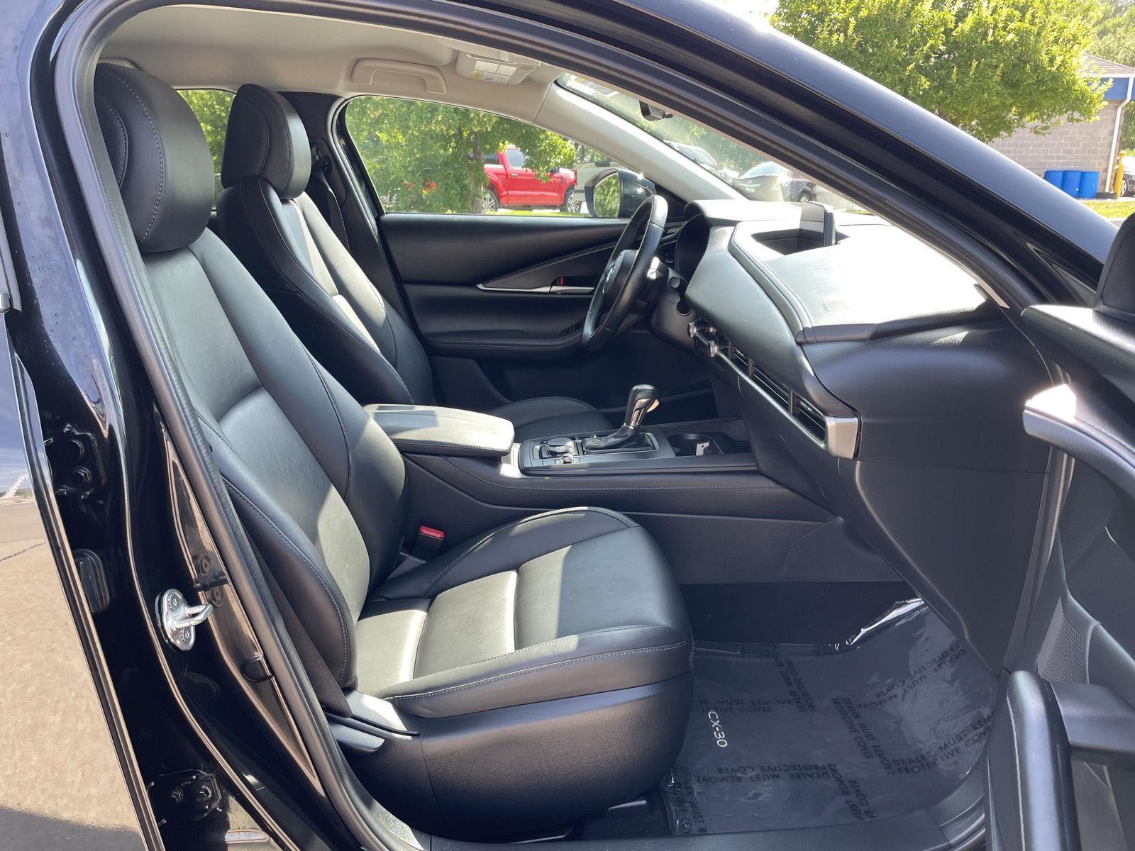 Vehicle photo 19