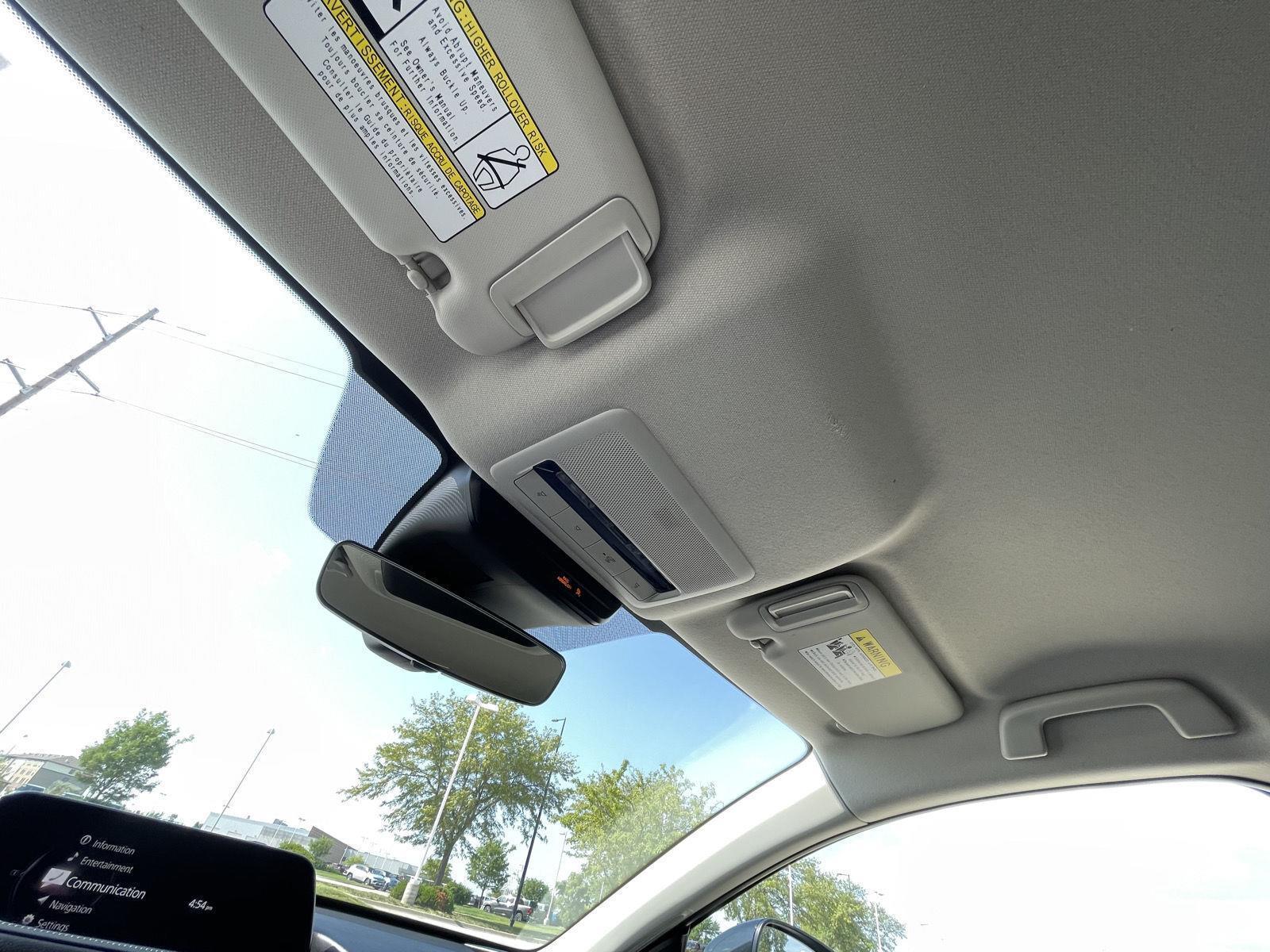 Vehicle photo 20