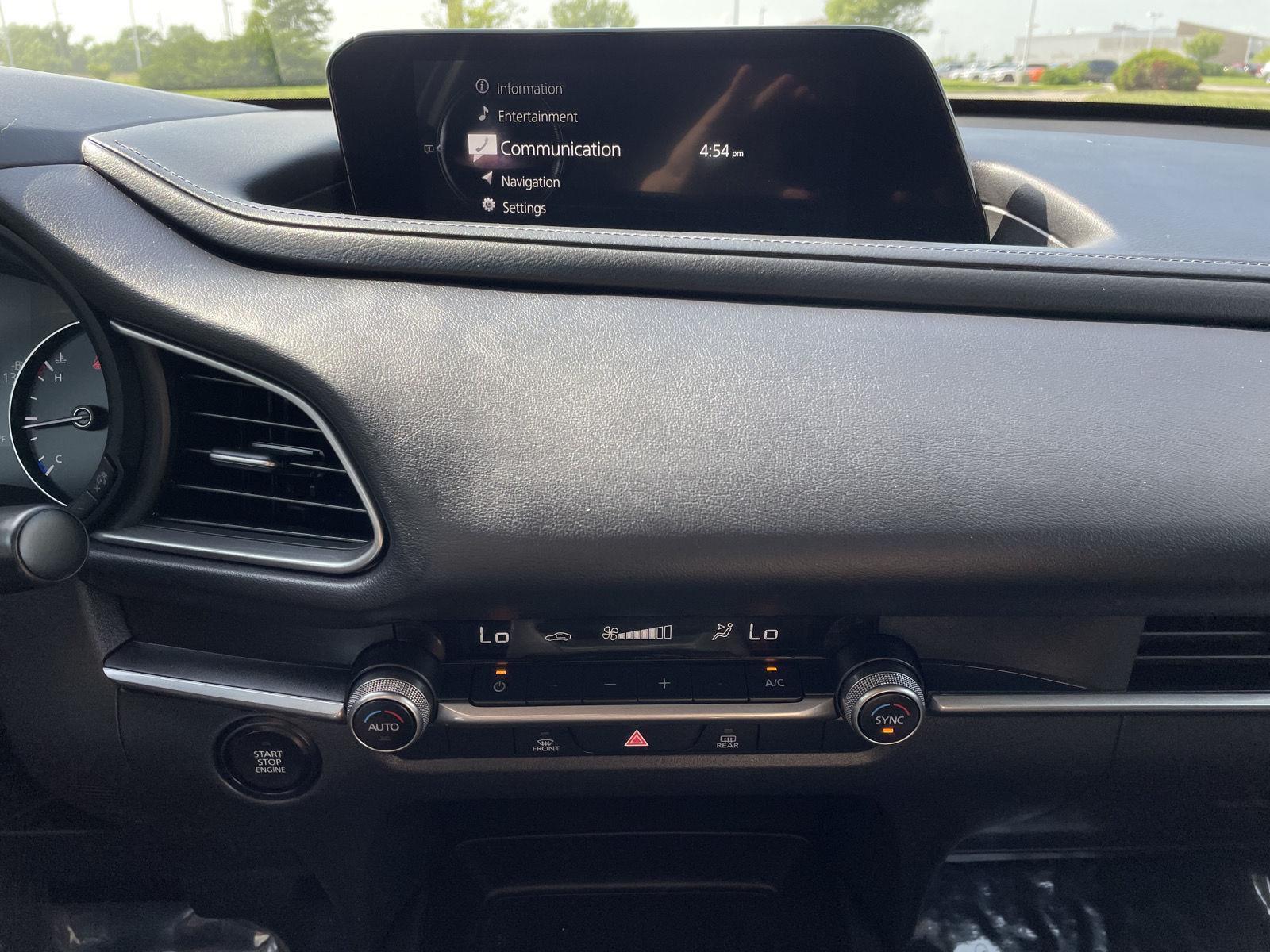 Vehicle photo 21