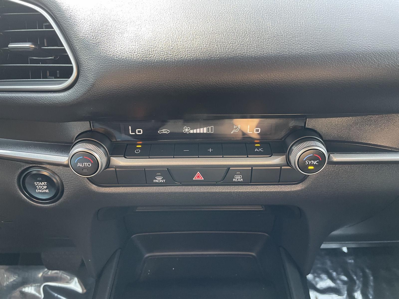 Vehicle photo 23
