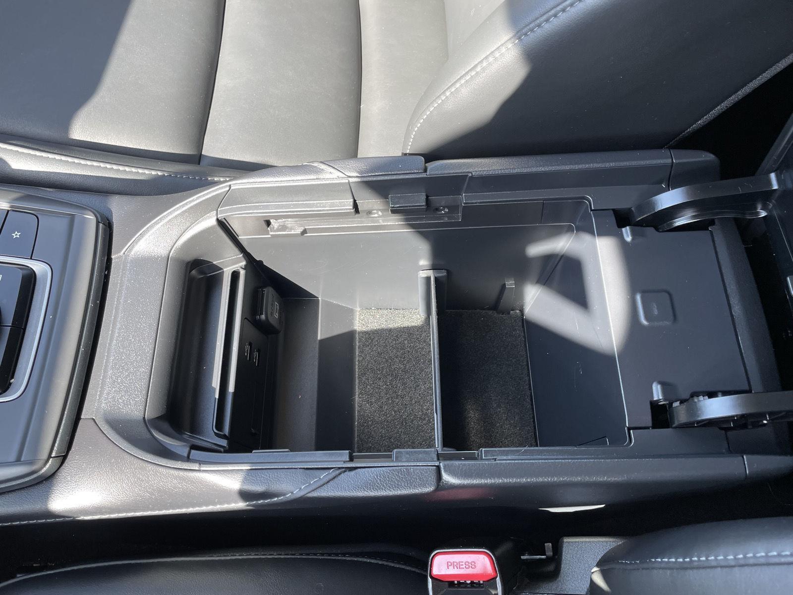 Vehicle photo 28