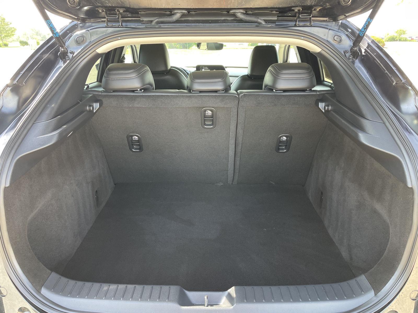 Vehicle photo 32