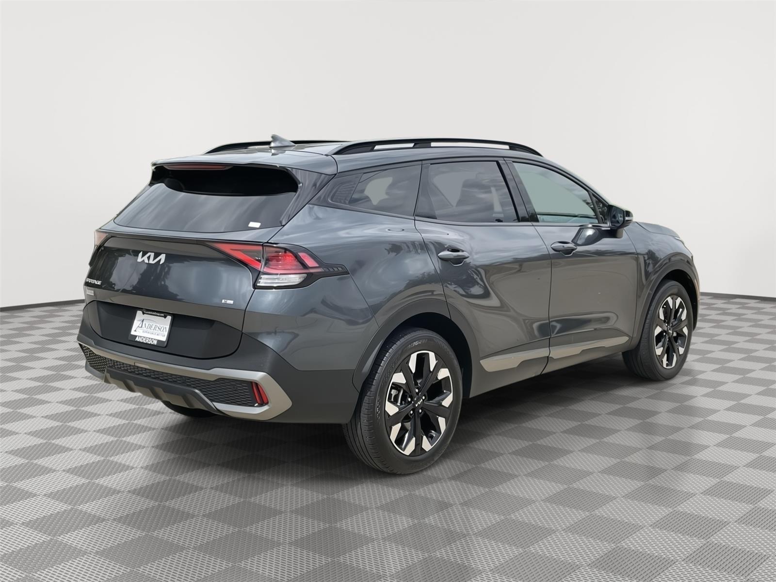 Vehicle photo 7