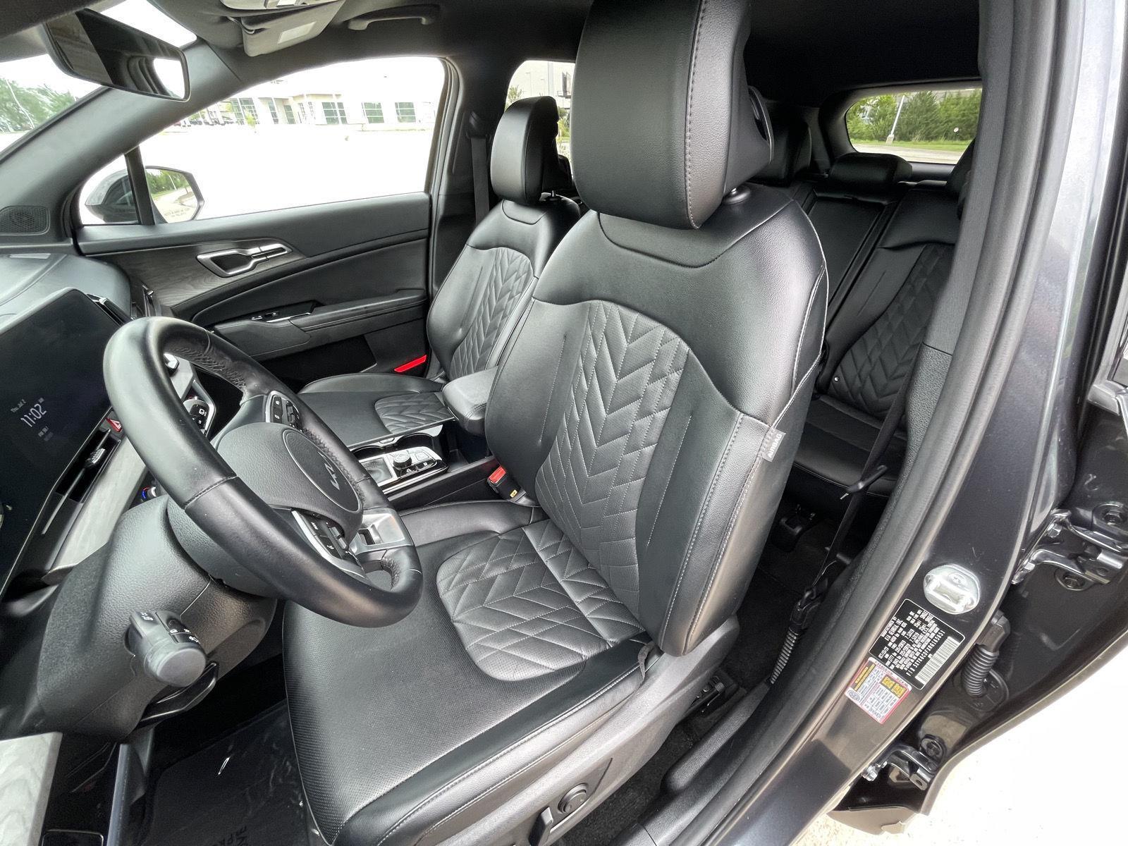 Vehicle photo 18