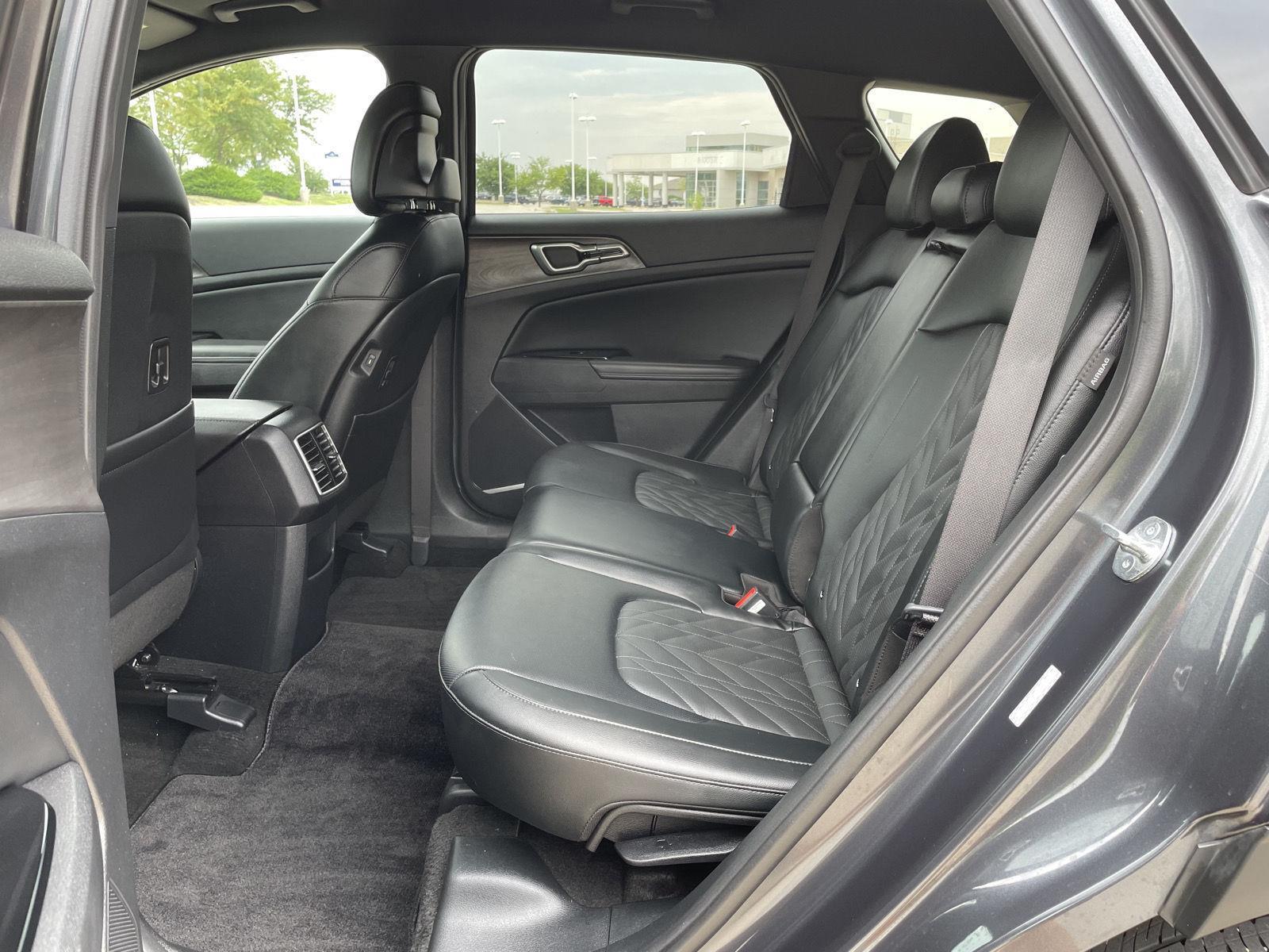 Vehicle photo 20